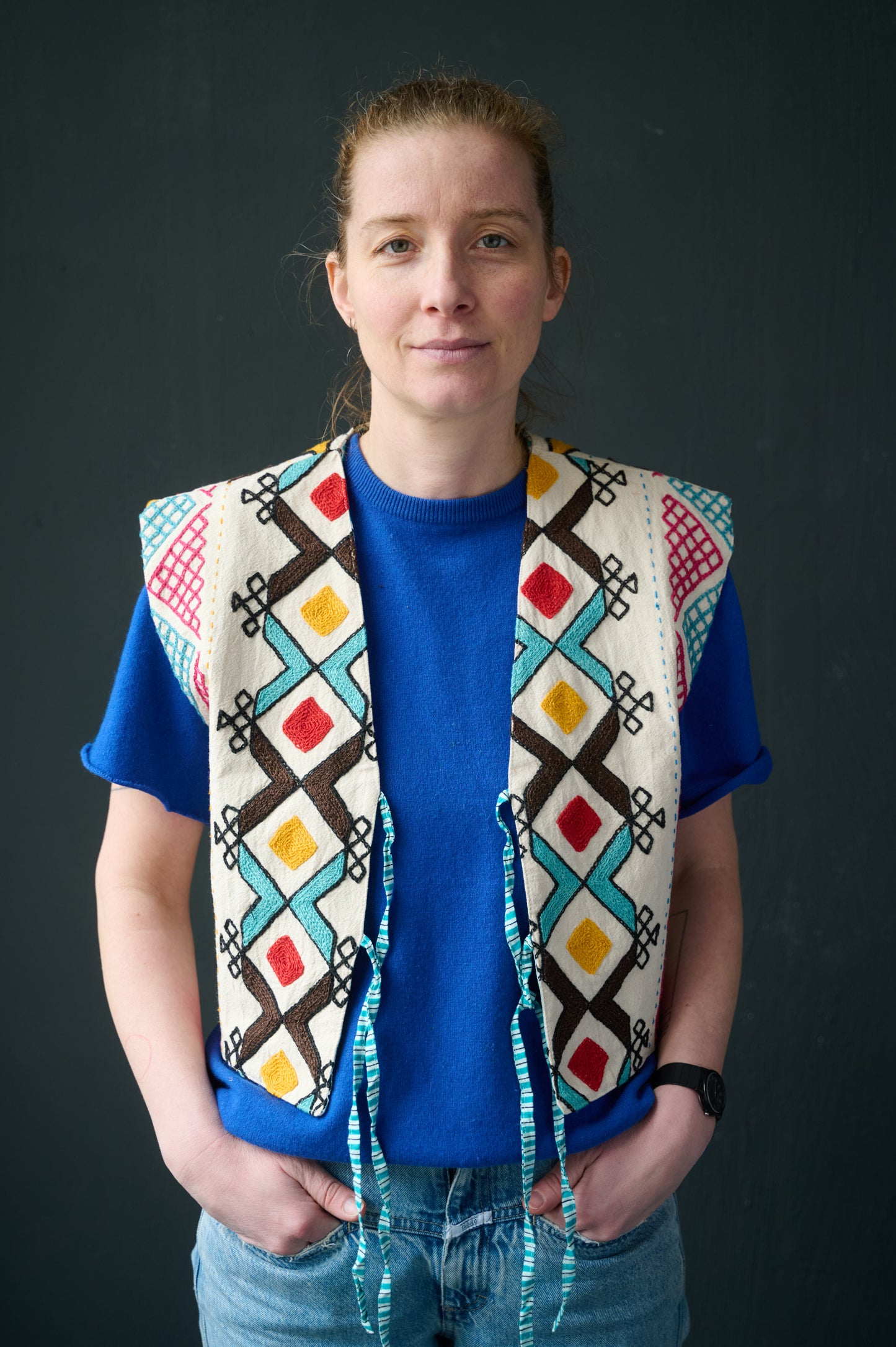 Bestickte Suzani-Weste Kara