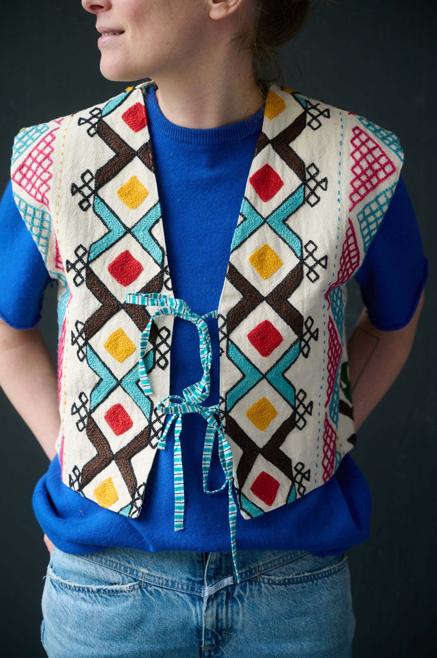 Bestickte Suzani-Weste Kara