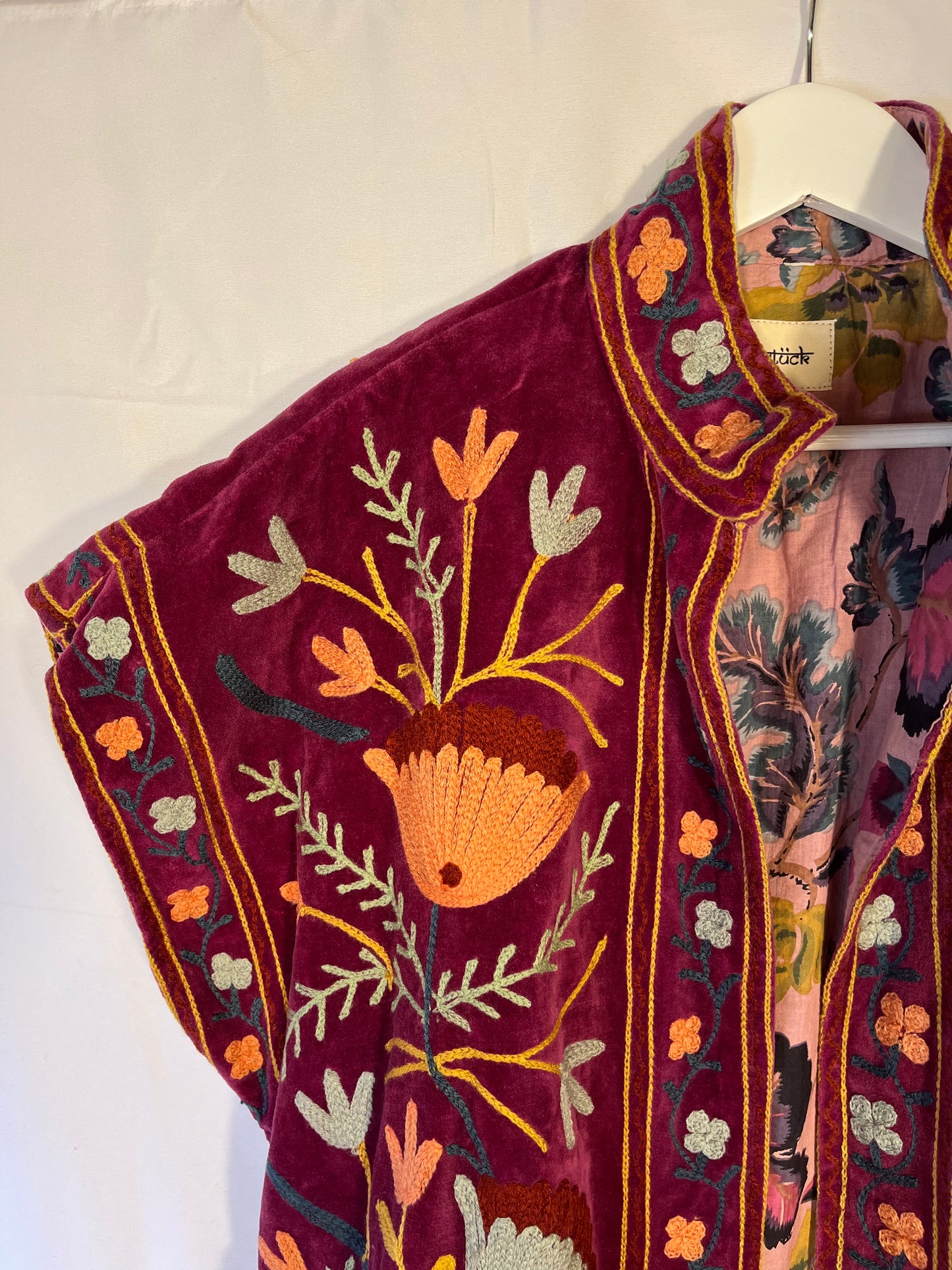 Bestickte Velvet Suzani-Weste Valerie