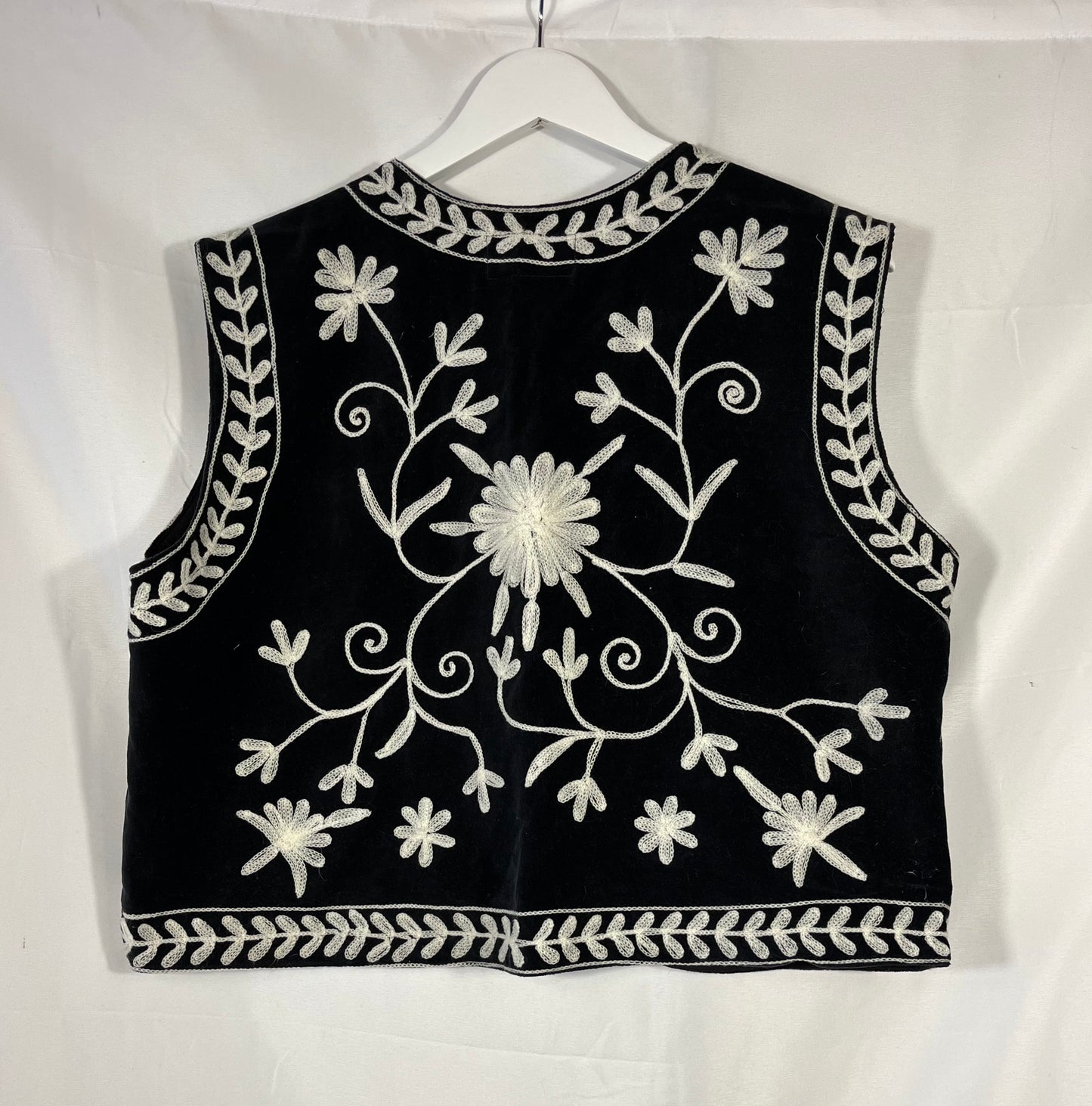 Bestickte Velvet Weste Magdalena