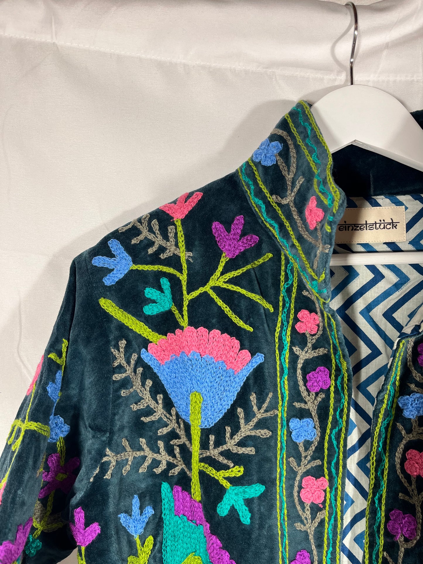 Kurze Suzani-Jacke Shari