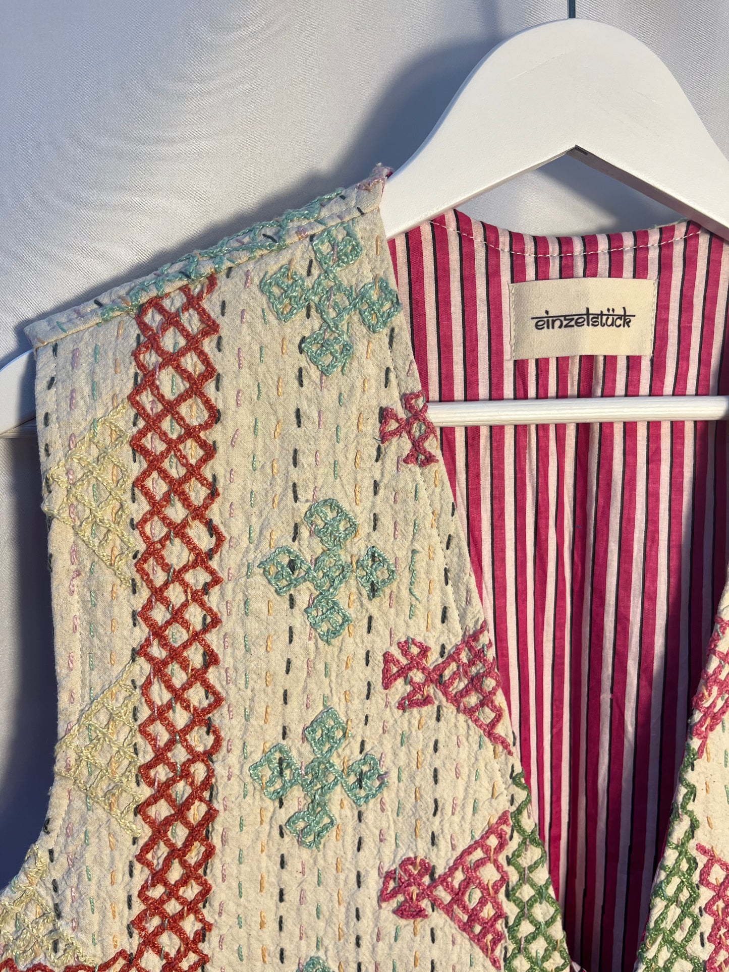 Bestickte Suzani-Weste Rosa